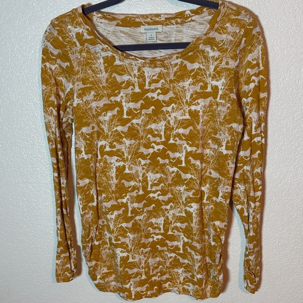 Sundance Golden Rod & White Horse Print Long Sleeve Side Scrunch Tee Size Small